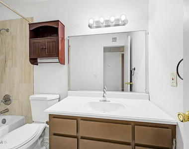 2931 E Beck Lane - Photo Thumbnail 24