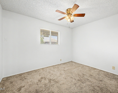 2931 E Beck Lane - Photo Thumbnail 20