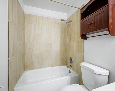 2931 E Beck Lane - Photo Thumbnail 29