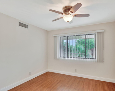 4539 Luxemburg Court - Photo Thumbnail 16