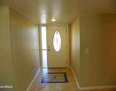 5334 E Friess Drive - Photo Thumbnail 4