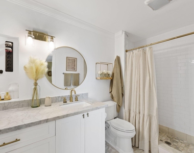 2700 Fiore Way - Photo Thumbnail 23