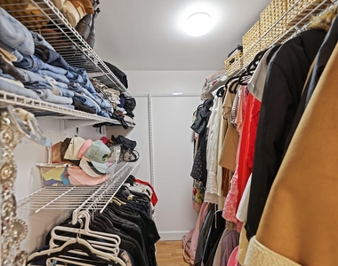 2700 Fiore Way - Photo Thumbnail 24