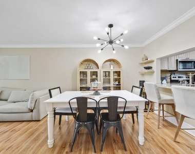 2700 Fiore Way - Photo Thumbnail 5