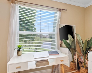 2700 Fiore Way - Photo Thumbnail 21