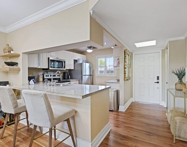 2700 Fiore Way - Photo Thumbnail 6