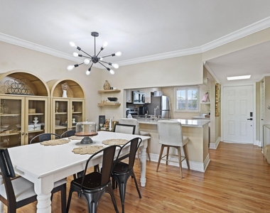 2700 Fiore Way - Photo Thumbnail 4
