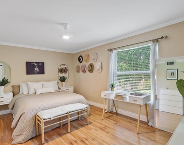 2700 Fiore Way - Photo Thumbnail 19