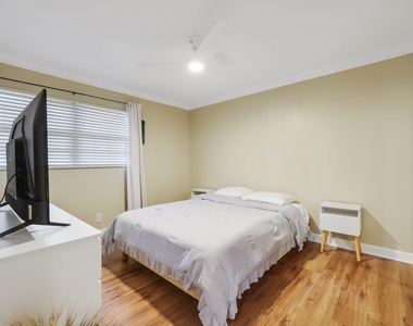 2700 Fiore Way - Photo Thumbnail 28