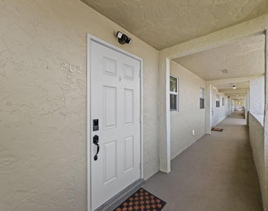 2700 Fiore Way - Photo Thumbnail 30