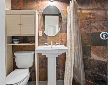 15 N Swinton Circle - Photo Thumbnail 25