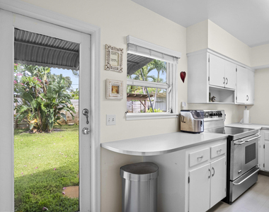 15 N Swinton Circle - Photo Thumbnail 30