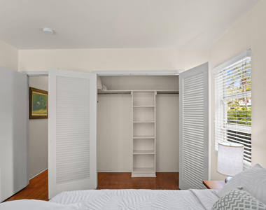 15 N Swinton Circle - Photo Thumbnail 22