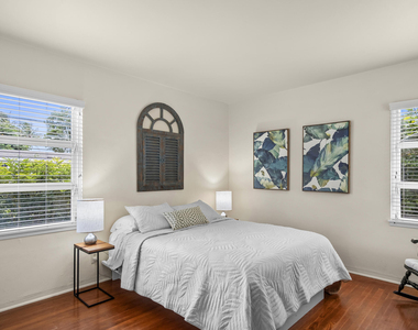 15 N Swinton Circle - Photo Thumbnail 20