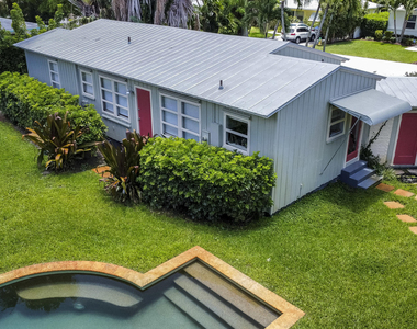 15 N Swinton Circle - Photo Thumbnail 14