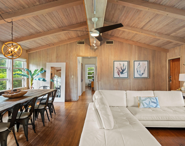 15 N Swinton Circle - Photo Thumbnail 9