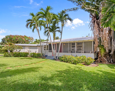 15 N Swinton Circle - Photo Thumbnail 1