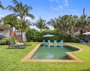 15 N Swinton Circle - Photo Thumbnail 4