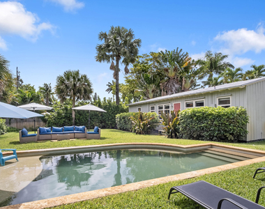 15 N Swinton Circle - Photo Thumbnail 5