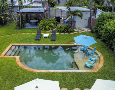 15 N Swinton Circle - Photo Thumbnail 13
