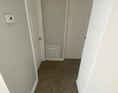3716 Henry Avenue - Photo Thumbnail 6