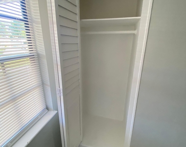 3716 Henry Avenue - Photo Thumbnail 8