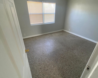 3716 Henry Avenue - Photo Thumbnail 9