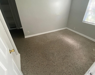 3716 Henry Avenue - Photo Thumbnail 12