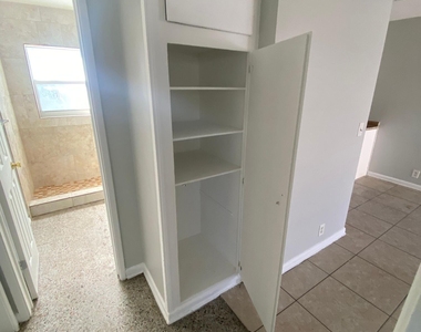 3716 Henry Avenue - Photo Thumbnail 7