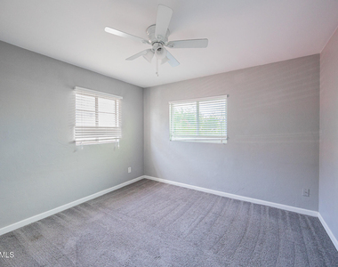 6521 N 19th Drive - Photo Thumbnail 14