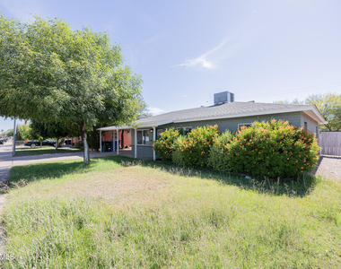 6521 N 19th Drive - Photo Thumbnail 2