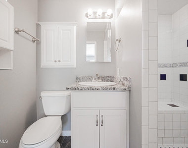 6521 N 19th Drive - Photo Thumbnail 12