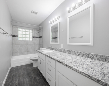 6521 N 19th Drive - Photo Thumbnail 16