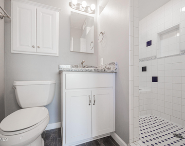 6521 N 19th Drive - Photo Thumbnail 13