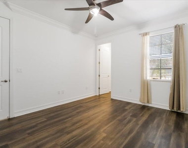 10098 Akenside Drive - Photo Thumbnail 32