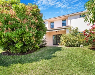 10098 Akenside Drive - Photo Thumbnail 17