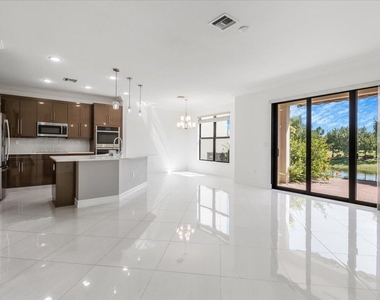 10098 Akenside Drive - Photo Thumbnail 2