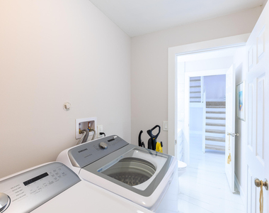 5241 Jog Lane - Photo Thumbnail 10