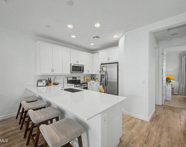 8149 E Petunia Avenue - Photo Thumbnail 6