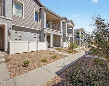 8149 E Petunia Avenue - Photo Thumbnail 27