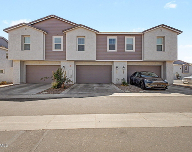 8149 E Petunia Avenue - Photo Thumbnail 26