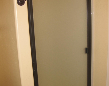 330 S Farmer Avenue - Photo Thumbnail 18