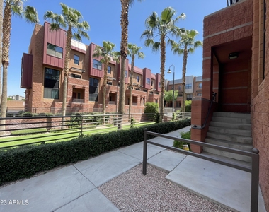 330 S Farmer Avenue - Photo Thumbnail 1