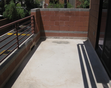 330 S Farmer Avenue - Photo Thumbnail 23