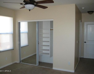 330 S Farmer Avenue - Photo Thumbnail 12