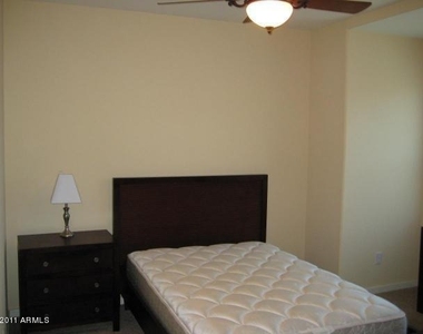 330 S Farmer Avenue - Photo Thumbnail 13