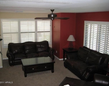 330 S Farmer Avenue - Photo Thumbnail 6