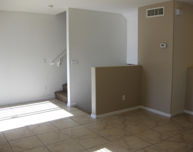 305 S Wilson Street - Photo Thumbnail 6