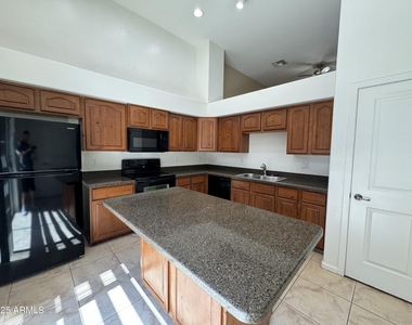 305 S Wilson Street - Photo Thumbnail 1