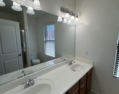 305 S Wilson Street - Photo Thumbnail 28